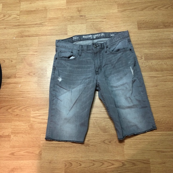 Mossimo Supply Co. Other - Mens grey shorts 32w mossimo supply co